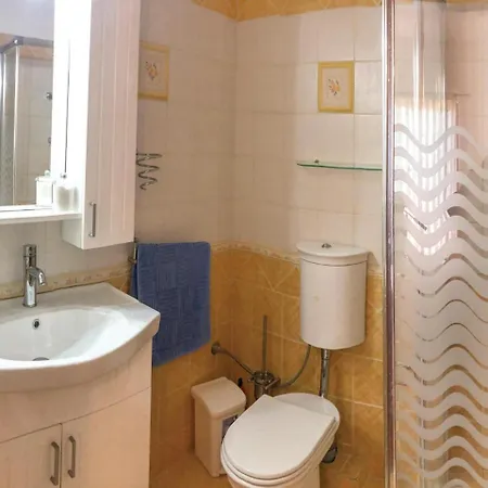 Five-bedroom Holiday In Kyllini