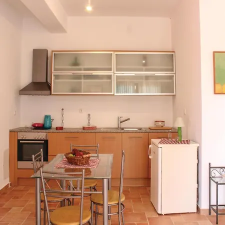 Five-bedroom Holiday In Kyllini