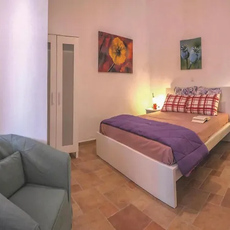 Five-bedroom Holiday In Kyllini
