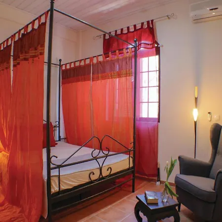 Five-bedroom Holiday In Kyllini *
