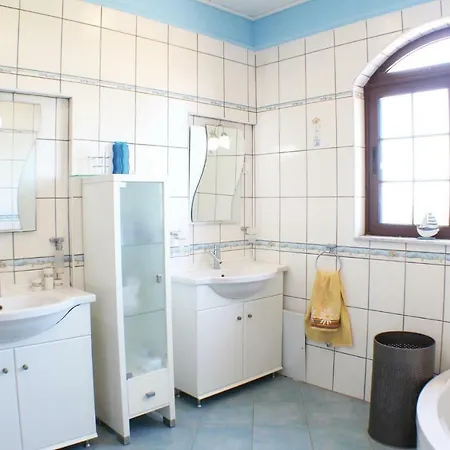 Five-bedroom Holiday In Kyllini * Kastro-Kyllini